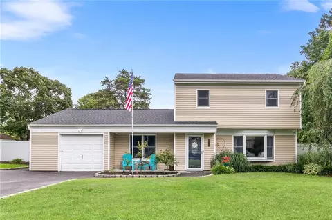 6 Scott Ave, Selden, NY 11784