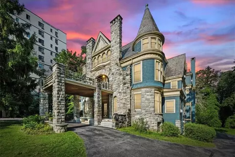 154 Academy St #2, Poughkeepsie, NY 12601