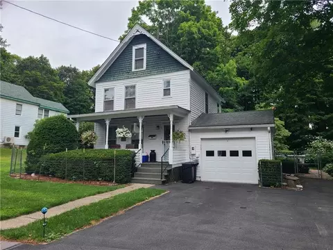 4 Lincoln Pl, Thompson, NY 12701