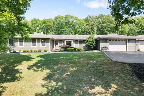 35 Arbor Rd, Hamptonburgh, NY 10916
