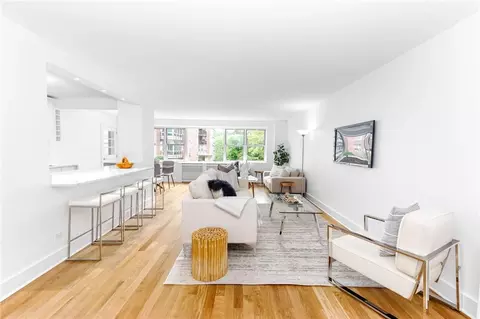 2 Washington Sq #LE, Larchmont, NY 10538