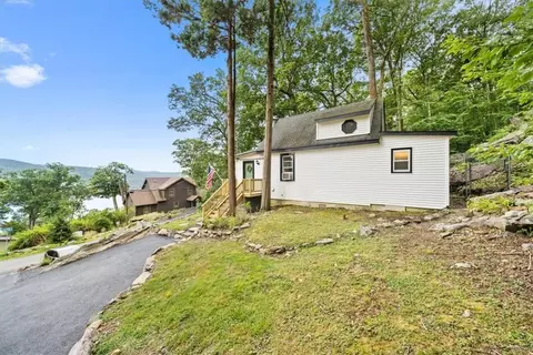 2 Deer Trl S, Greenwood Lake, NY 10925
