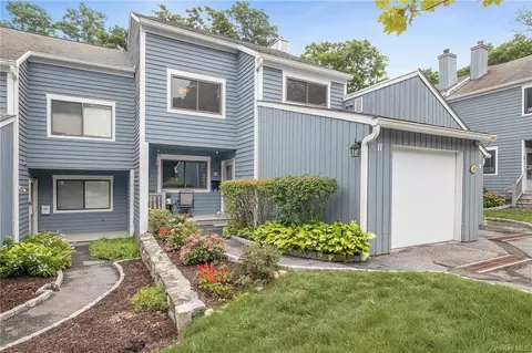 11 Timber Rdg, Mount Kisco, NY 10549