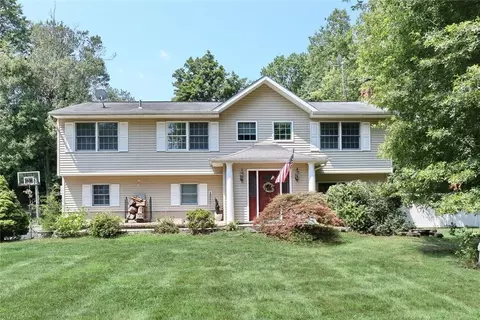 39 S Pascack Rd, Orangetown, NY 10965