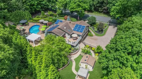 3 Menocker Rd, Ramapo, NY 10952