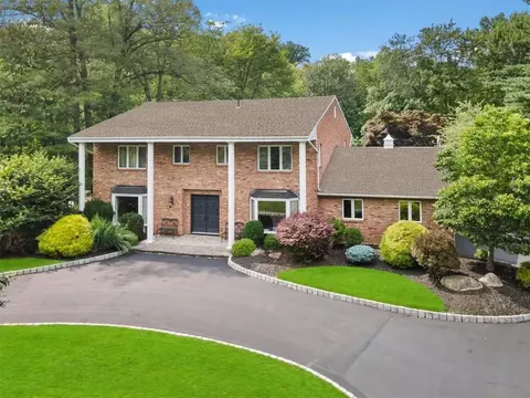 391 Pleasant Hill Dr, Clarkstown, NY 10956