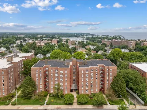 126 Church St #6J, New Rochelle, NY 10805