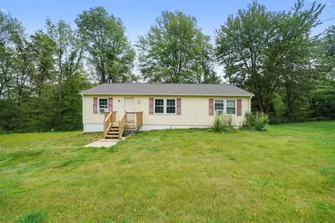 43 Breezy Ln, Greenville, NY 12771