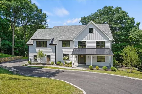 48 Mulligan Ln, Greenburgh, NY 10533