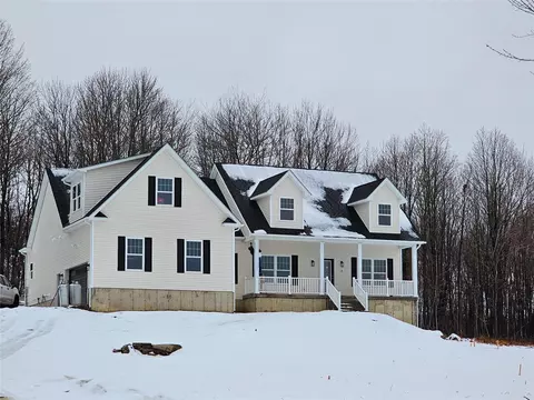 5 Domingues Rd, Newburgh, NY 12550