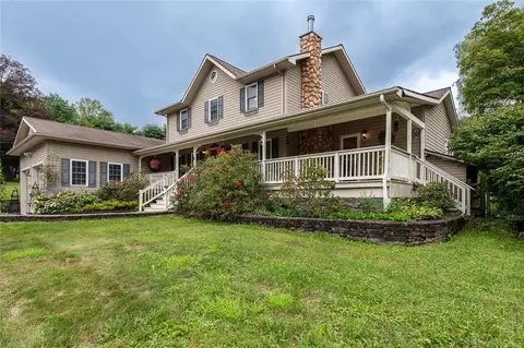 8 Mountain View Rd, Staatsburg, NY 12580