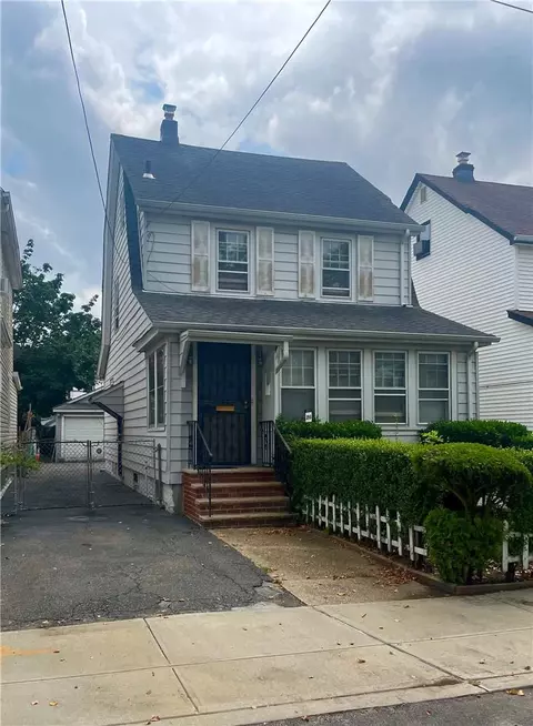 219-18 113th Dr, New York, NY 11429
