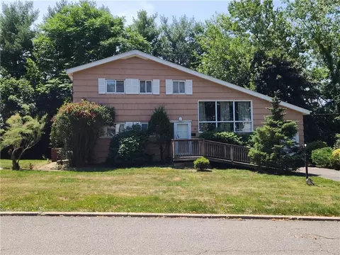 96 Amherst Dr, Yonkers, NY 10710