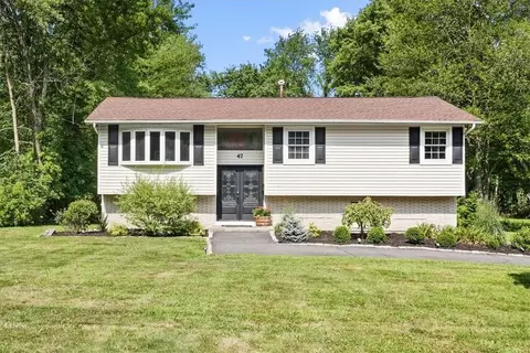 47 East St, Clarkstown, NY 10994