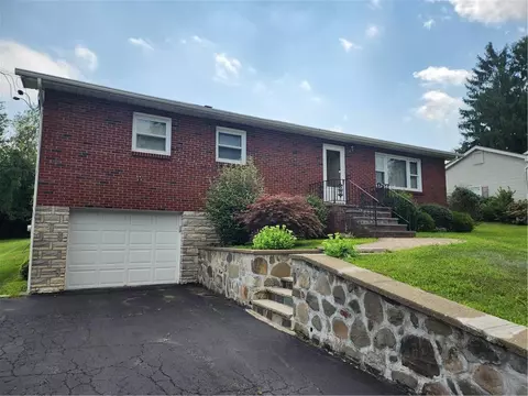 10 Stori Rd, Newburgh, NY 12550