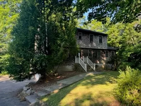 17 Pleasant Hill Rd, Newtown, CT 06470