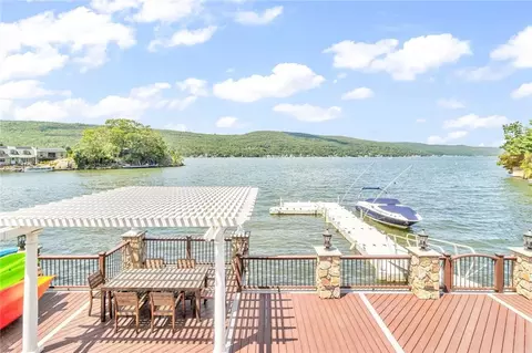 31 Cove Rd, Greenwood Lake, NY 10925