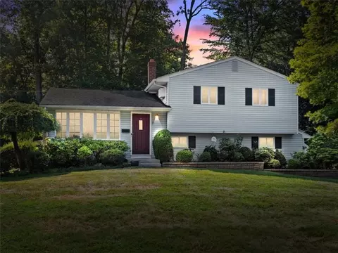 71 Lyncrest Ave, Clarkstown, NY 10956