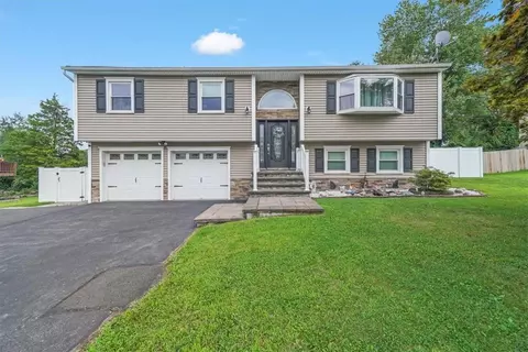 328 Nina St, New Windsor, NY 12553