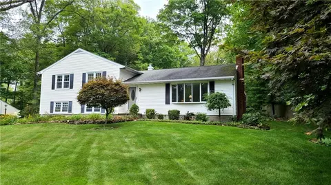 35 Doran Dr, East Fishkill, NY 12533