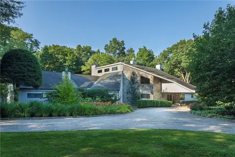 20 E Ridge Rd, Lewisboro, NY 10597
