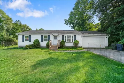 286 Lake Shore Dr, Mahopac, NY 10541