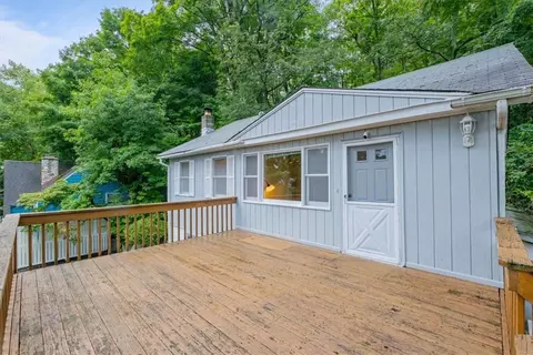 121 Tanglewylde Rd, Putnam Valley, NY 10537