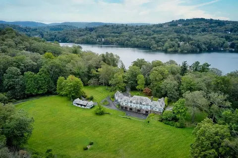 122 Turtle Point Rd, Tuxedo, NY 10987