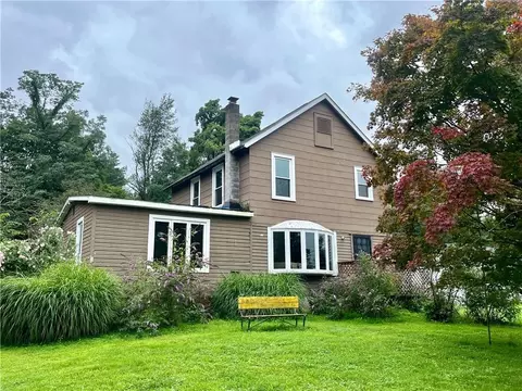 678 Prosperous Valley Rd, Wallkill, NY 10940