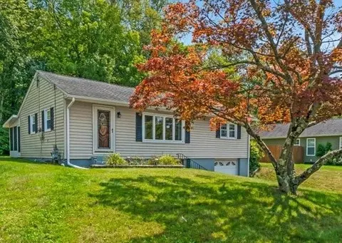 11 Windwood Dr, Newburgh, NY 12550