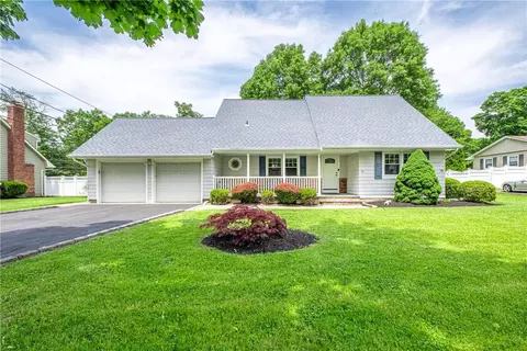 19 Prince Charming Rd, Nesconset, NY 11767