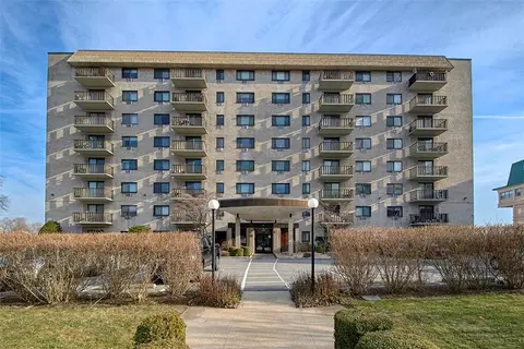 666 Pelham Rd #2E, New Rochelle, NY 10805