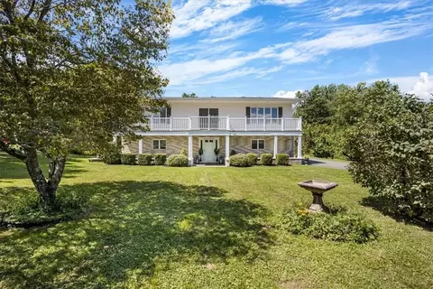 12 Dragotta Rd, Marlboro, NY 12542