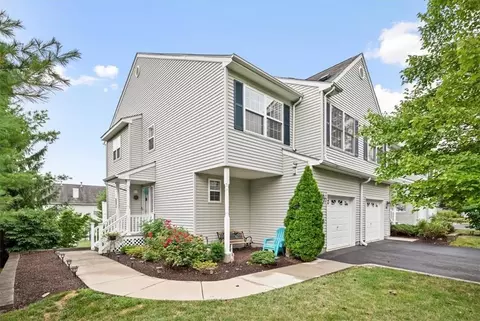 3014 Patrick Henry Ct, New Windsor, NY 12553