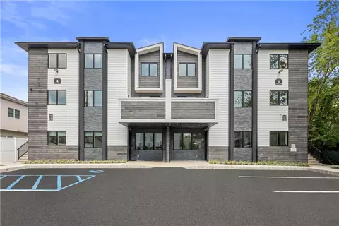 4 Crown Rd #211, Ramapo, NY 10952