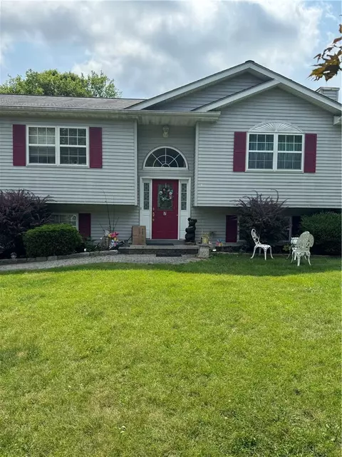 7 Surrey Ln, Harriman, NY 10926