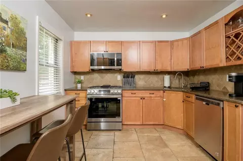 2200 Palmer Ave #4J, New Rochelle, NY 10801