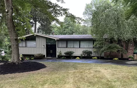 9 Hoover Ln, New City, NY 10956
