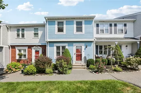 1103 Williamsburg Dr, Mahopac, NY 10541