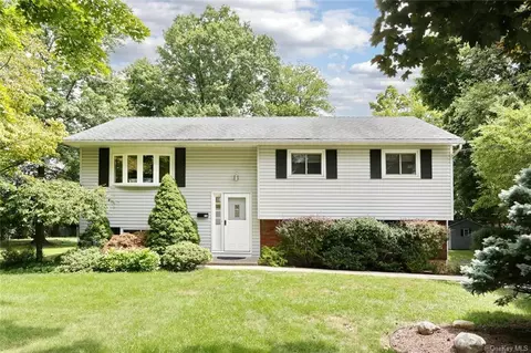 125 Lester Dr, Orangetown, NY 10983