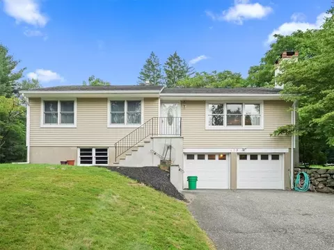 179 Cherry Ln, Ramapo, NY 10952