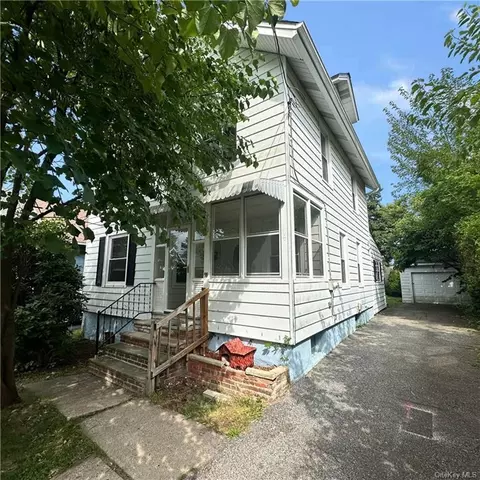 90 Beattie Ave, Middletown, NY 10940