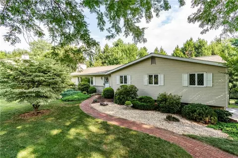 8 Smoke Rise Ln, Wappingers Falls, NY 12590