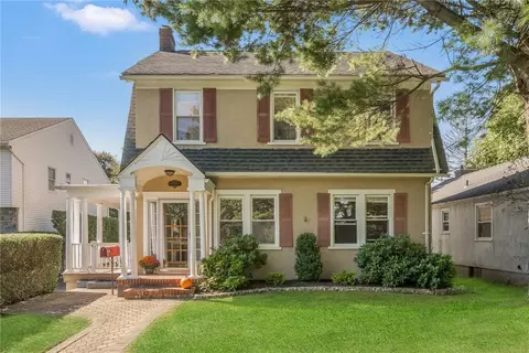2 Spencer St, Mount Kisco, NY 10549