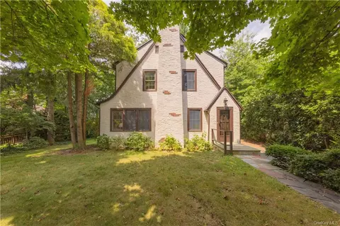 145 Lyons Rd, Scarsdale, NY 10583