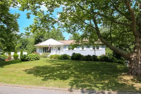 15 Starrow Dr, Newburgh, NY 12550