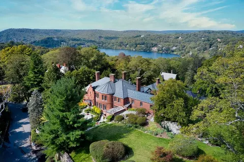 Undisclosed, Tuxedo, NY 10987