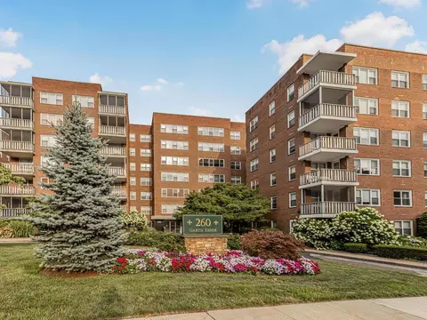 260 Garth Rd #7J4, Scarsdale, NY 10583