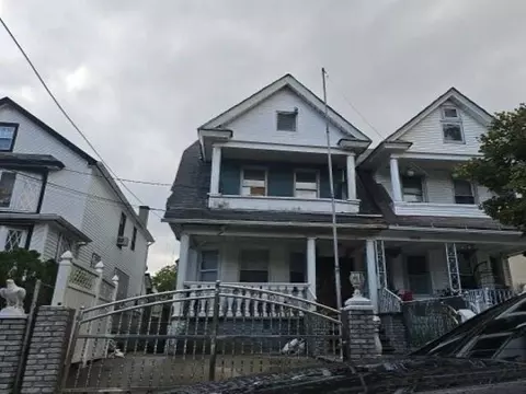 105 20 88th St, New York, NY 11417