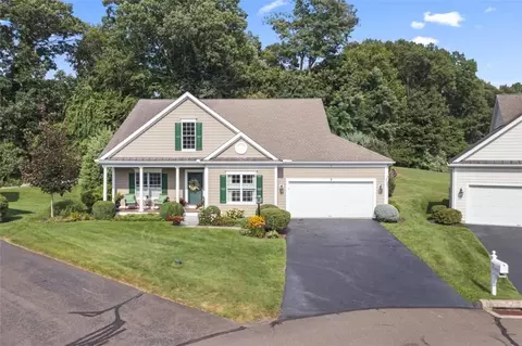 9 Black Swan Ct #9, Brookfield, CT 06804